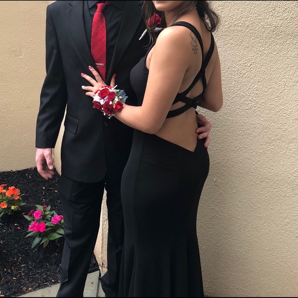 Dresses & Skirts - Prom dress black gown